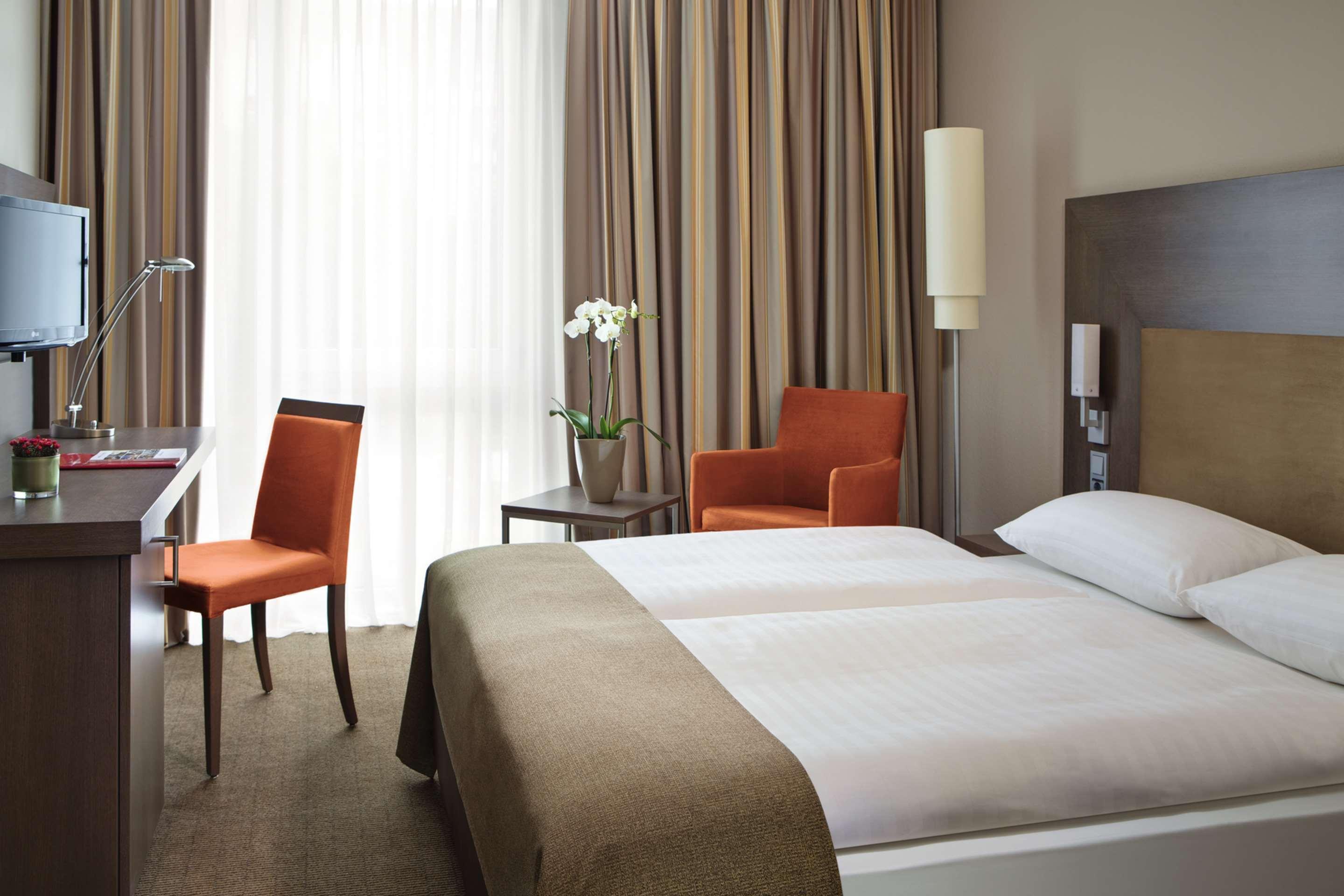 Hotel Intercityhotel Hauptbahnhof 4*