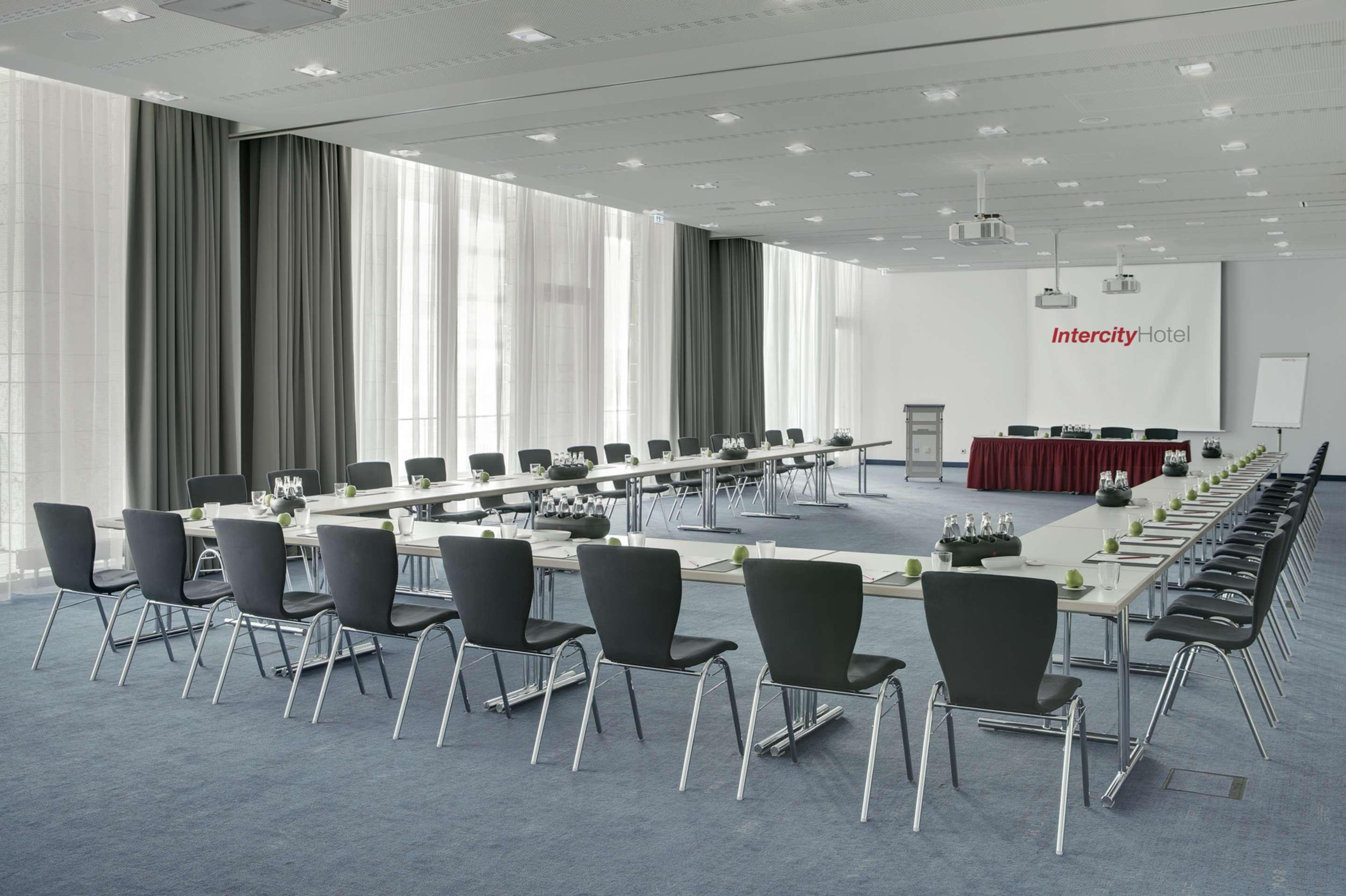 Intercityhotel Hauptbahnhof 4* Berlin