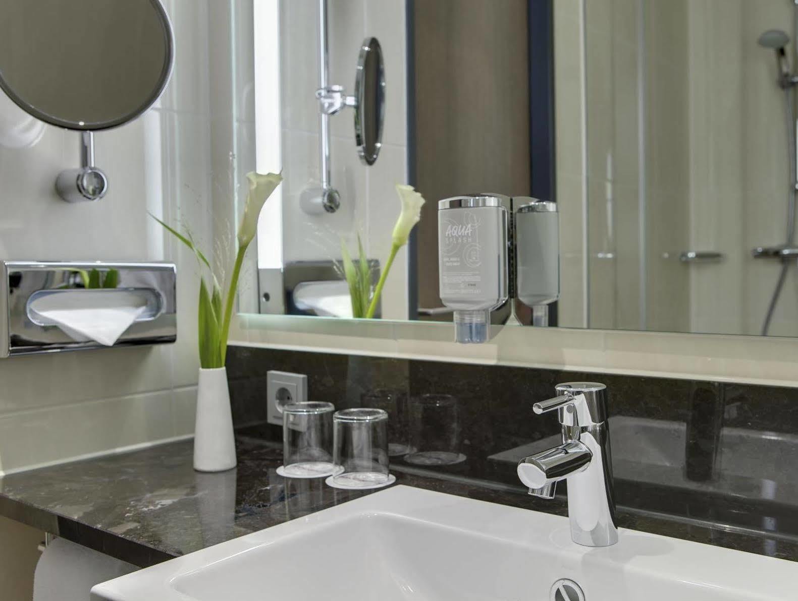 Intercityhotel Hauptbahnhof 4* Berlin