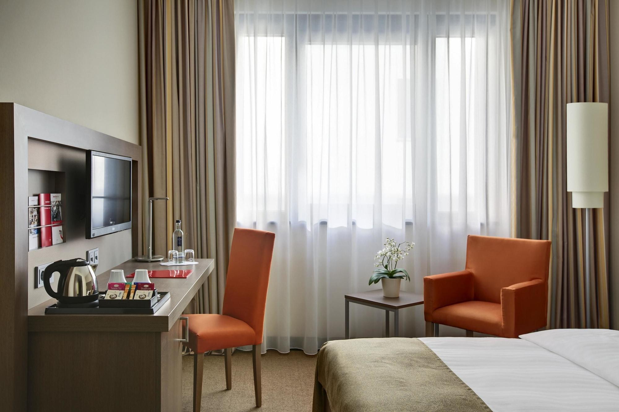Intercityhotel Hauptbahnhof 4*