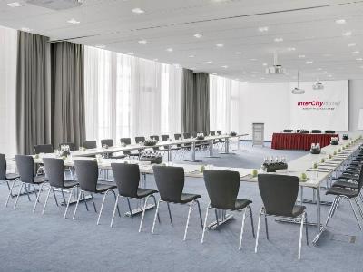 Hotel Intercityhotel Hauptbahnhof 4*